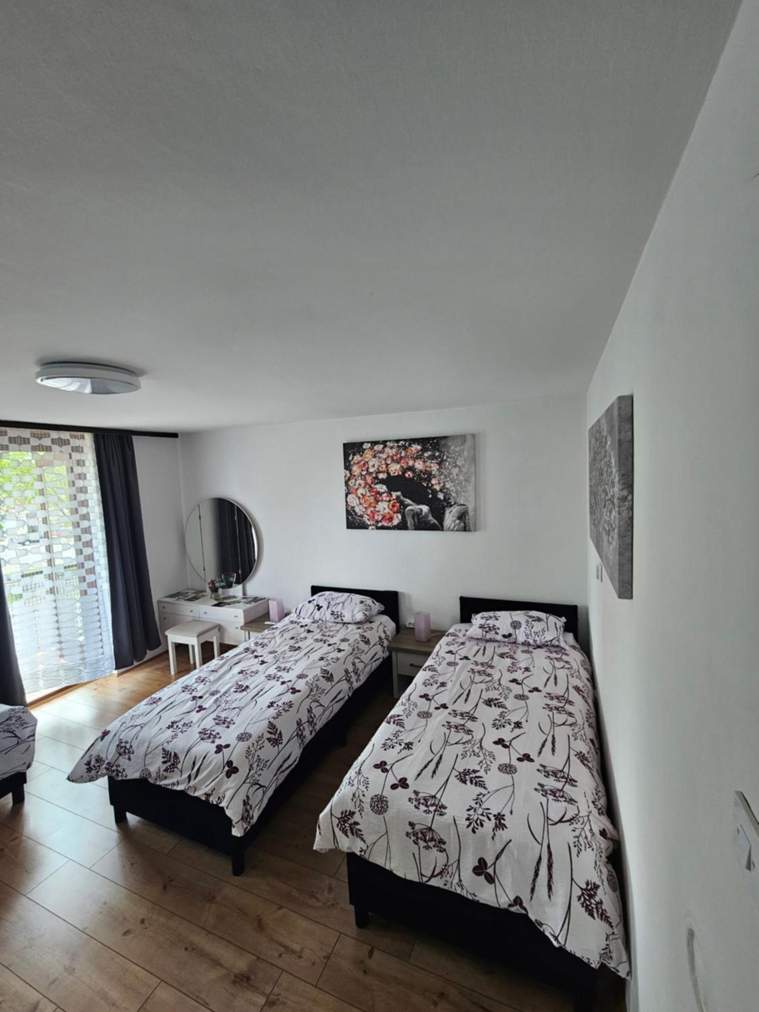 Apartmant Borna スルニュ エクステリア 写真