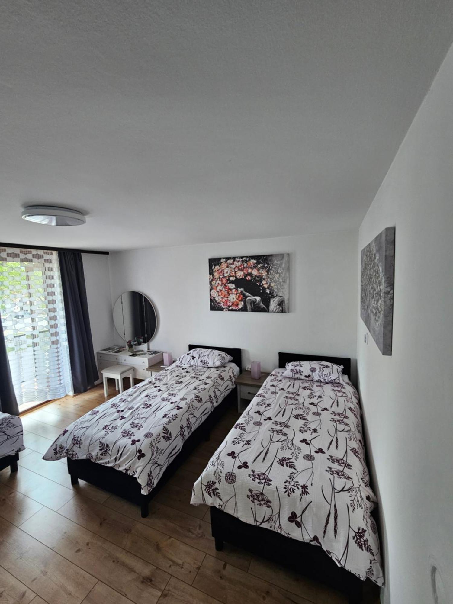 Apartmant Borna スルニュ エクステリア 写真